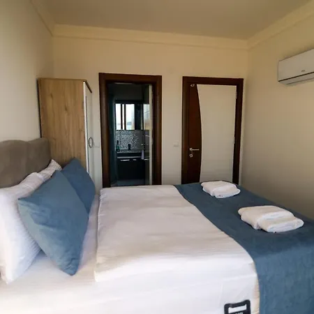 Charming With Lovely View And Shared Pool In Tatil Evi
