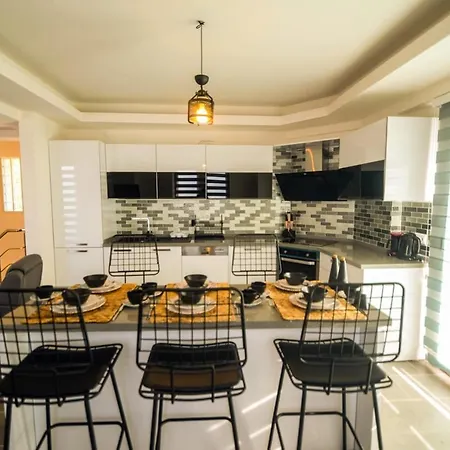 Tatil Evi Charming With Lovely View And Shared Pool In *