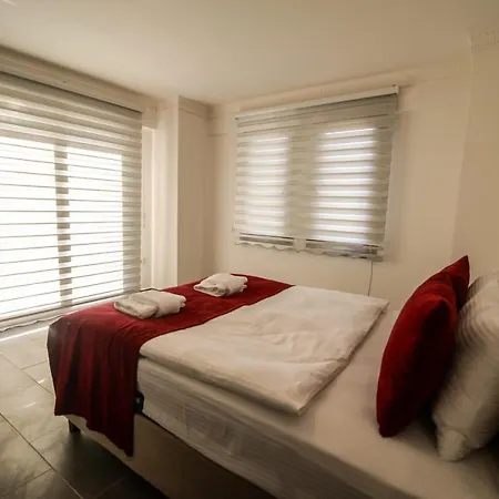 Tatil Evi Charming With Lovely View And Shared Pool In