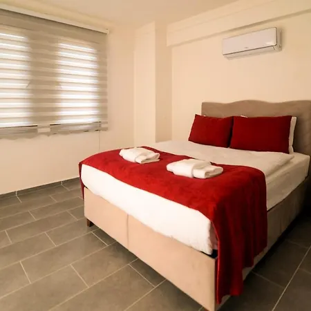 Charming With Lovely View And Shared Pool In Fethiye